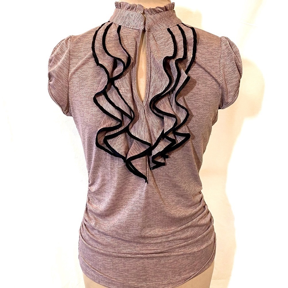 SOLD - HeartSoul - Ruffle Keyhole Top, Large NWT